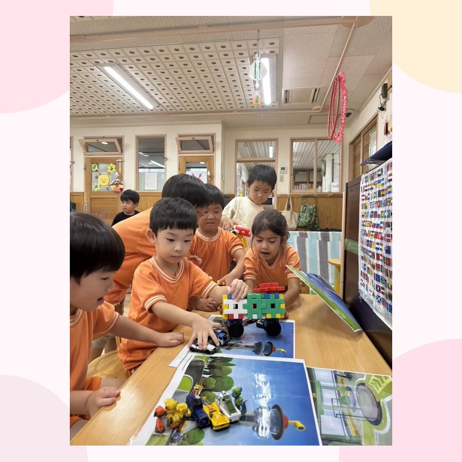 制作あそびをする子どもたち